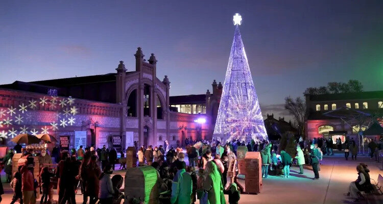 Imagen de ediciones pasadas de Matadero en Navidad con alumbrado navideño