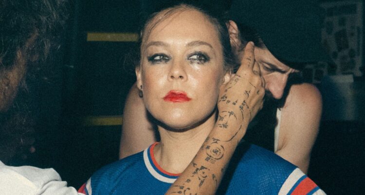 Rocío Molina en 'Calentamiento' ©Adrian OFFdelCampo