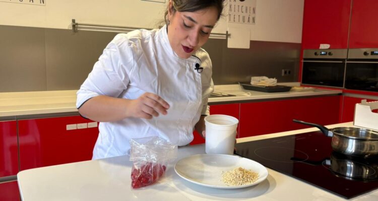 Guindas para decorar la corona