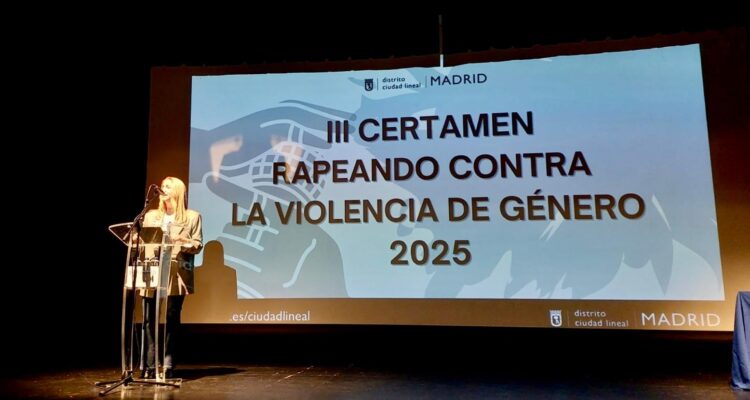 Álvarez en el certamen escolar ‘Rapeando contra la violencia de género’
