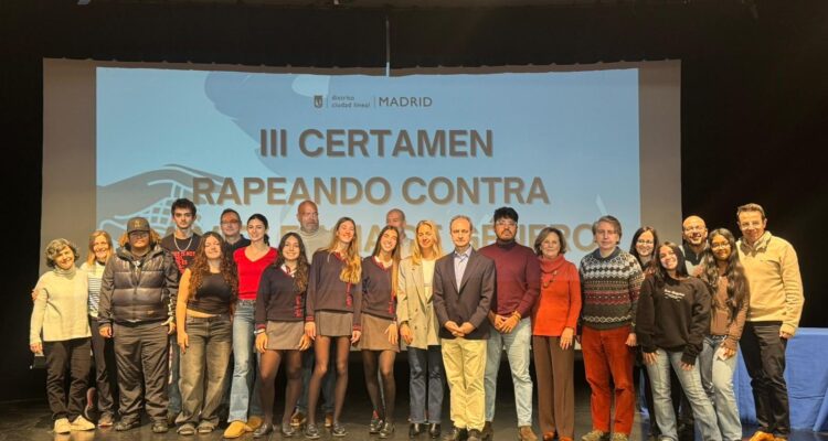 Álvarez en el certamen escolar ‘Rapeando contra la violencia de género’