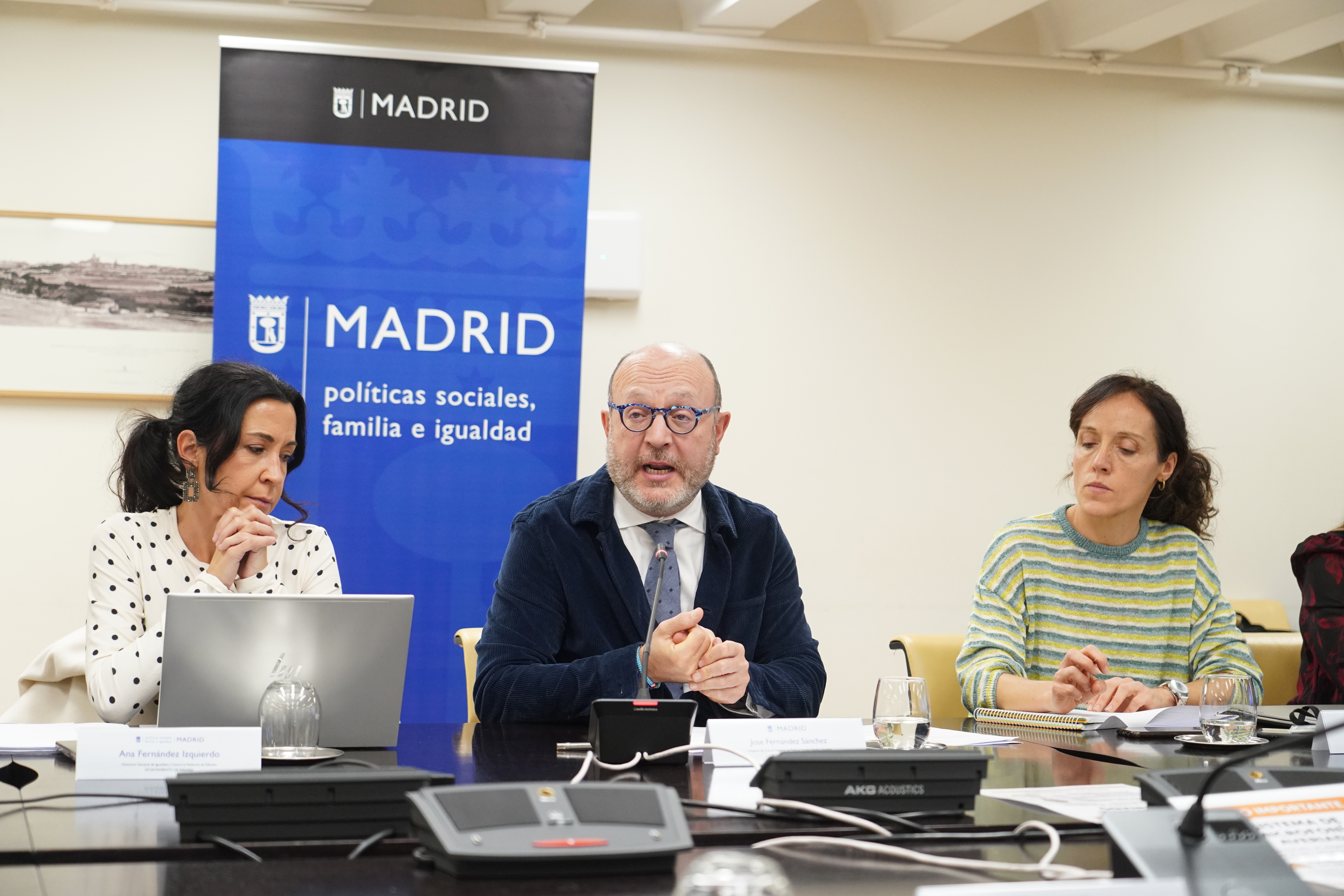 Fernández durante su intervención en el Observatorio LGTBI