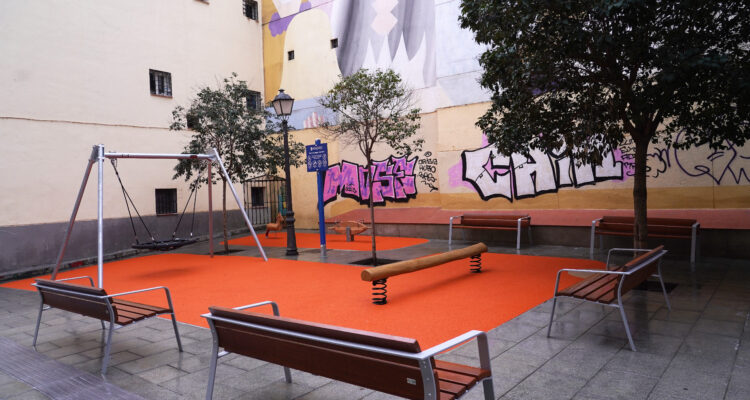 Nueva zona estancial e infantil en la calle de Ministriles