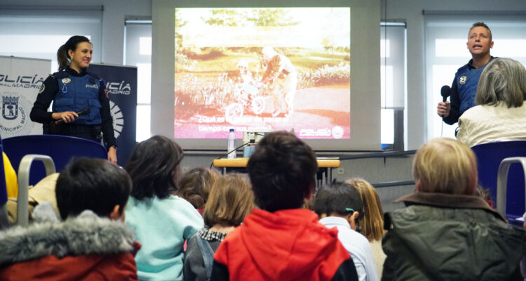 Policías municipales durante la jornada
