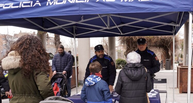 Carpa de Policía Municipal de Madrid instalada para esta jornada