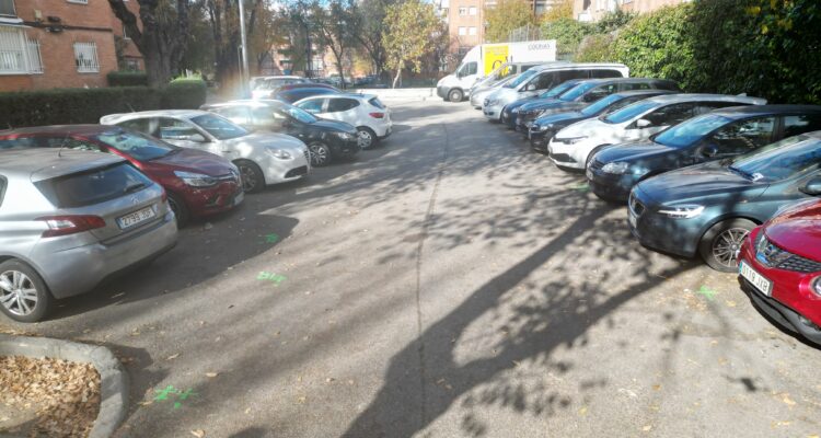 Aspecto del barrio de Vinateros antes de la regeneración. Parking