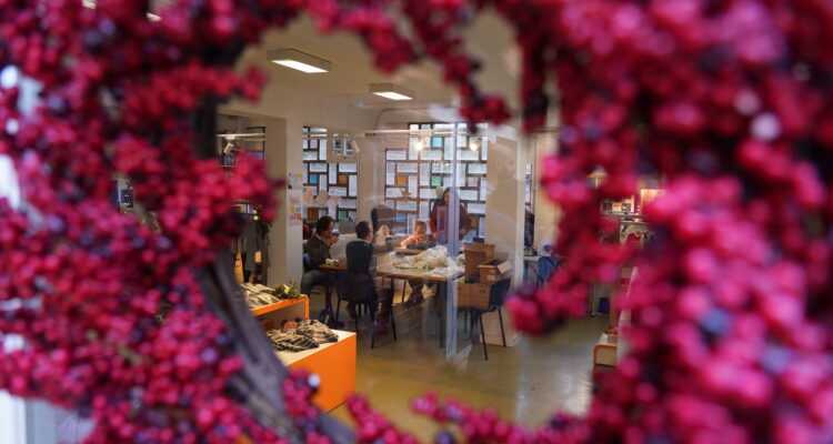 El alcalde de Madrid, José Luis Martínez-Almeida, acompañado del concejal de Hortaleza, David Pérez, ha visitado hoy el Colegio de Educación Especial María Corredentora, con motivo del Día Internacional de las Personas con Discapacidad