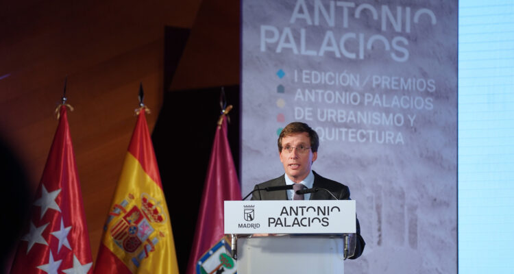 Almeida durante su intervención en los Premios Antonio Palacios de Urbanismo y Arquitectura