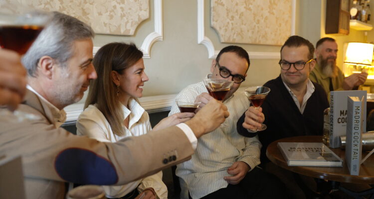 La concejala delegada de Turismo, Almudena Maíllo, en la presentación del libro 'Madrid Cocktail'