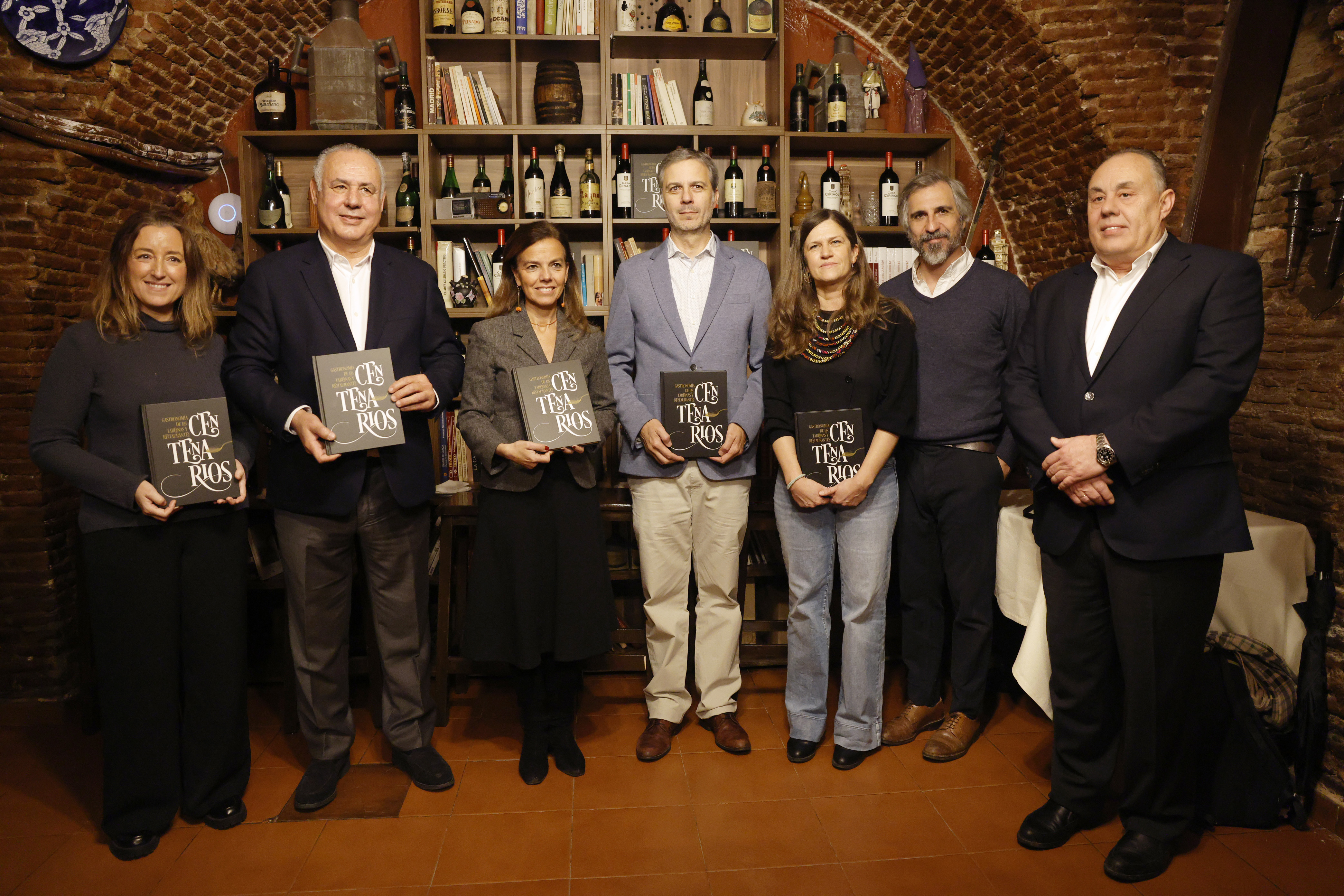 La concejala delegada de Turismo, Almudena Maíllo, en la presentación del libro' Gastronomía de las tabernas y restaurantes centenarios de Madrid'