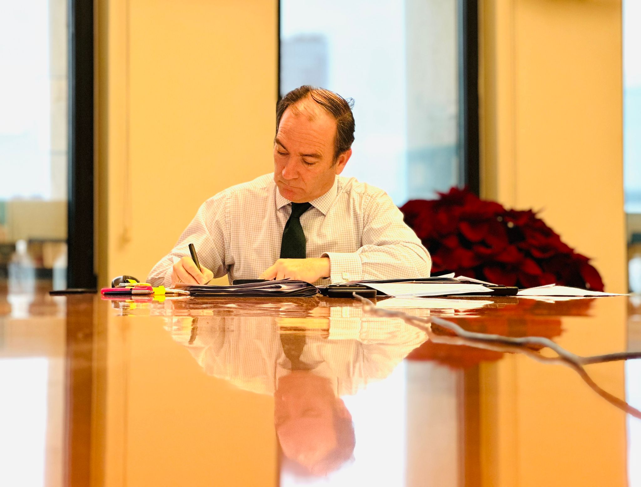 El delegado de Urbanismo, Medio Ambiente y Movilidad, Borja Carabante, durante la Comisión de Calidad del Aire