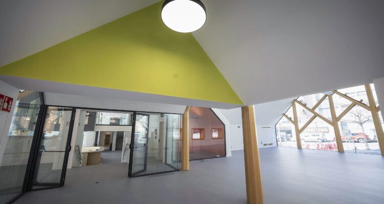 Interior nuevo equipamiento municipal de Montecarmelo