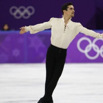 Imagen del medallista olímpico Javier Fernández, considerado mejor patinador artístico español de la historia, que ofrecerá una exhibición en Puente de Vallecas, dentro de los planes de la agenda cultural del fin de semana en Madrid