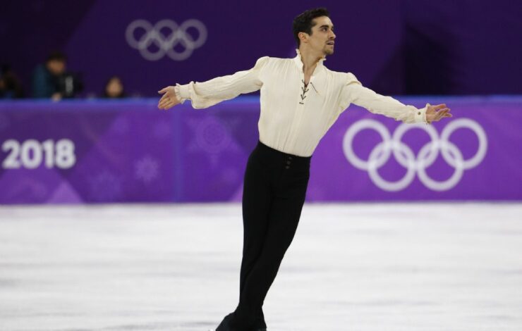 Imagen del medallista olímpico Javier Fernández, considerado mejor patinador artístico español de la historia, que ofrecerá una exhibición en Puente de Vallecas, dentro de los planes de la agenda cultural del fin de semana en Madrid