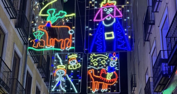 Luces infantiles creadas a partir del concurso de dibujo