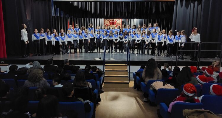 Certamen escolar de villancicos en Moratalaz