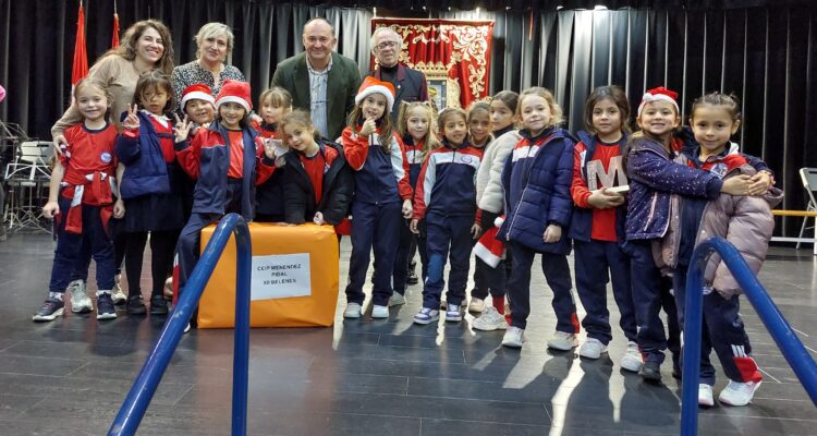 Certamen escolar de villancicos en Moratalaz