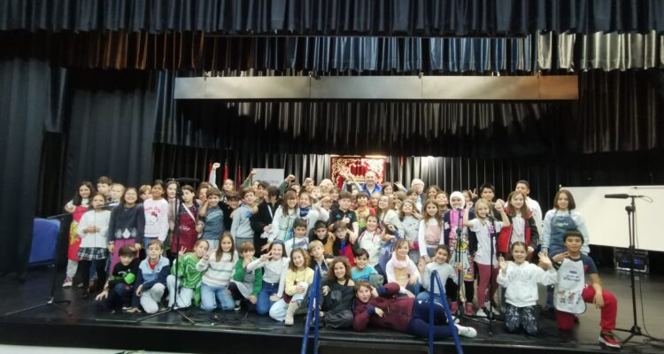 premios a los trabajos ganadores del VII Certamen Escolar de la Constitución Española de 1978