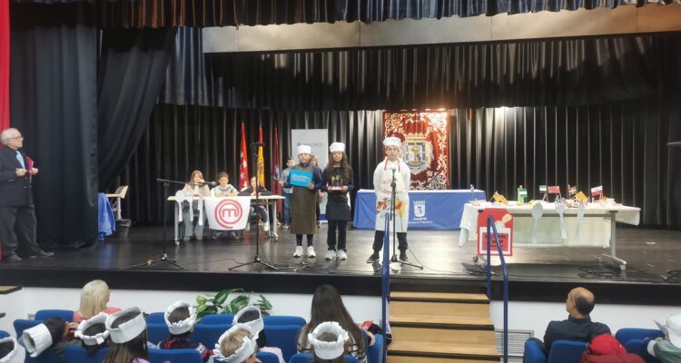 premios a los trabajos ganadores del VII Certamen Escolar de la Constitución Española de 1978