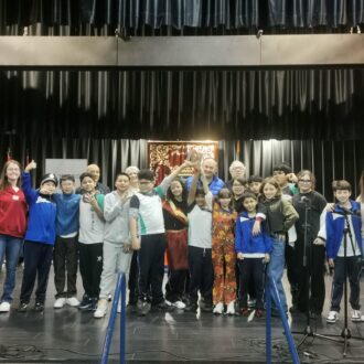 premios a los trabajos ganadores del VII Certamen Escolar de la Constitución Española de 1978