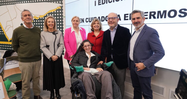 Sanz, Hidalgo y Fernández con miembros de adELA