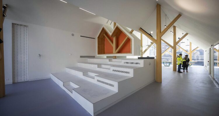 Zona del nuevo centro cultural con biblioteca de Montecarmelo