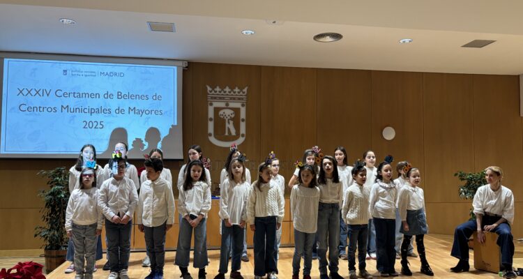 Actuación del coro del Colegio Nuestra Señora del Pilar