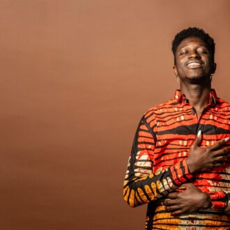 El músico Momi Maiga. Imagen de Andreu Doz