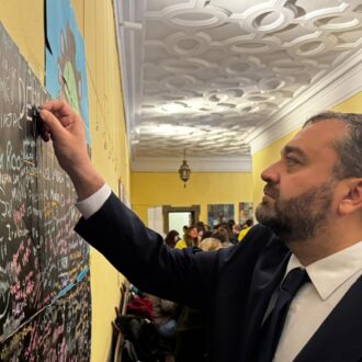 Carlos Segura visita la Feria de Entidades de Centro