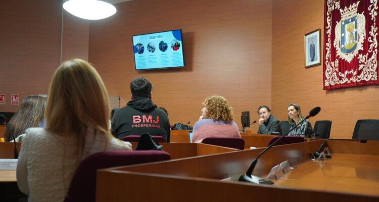 Estrada en el Consejo Local de los Derechos de Infancia y Adolescencia de Chamartín