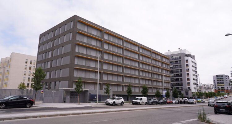 Exterior de Cañaveral 12, una de las promociones de EMVS Madrid