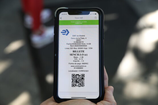 Imagen de archivo de billete virtual descargado de aplicación