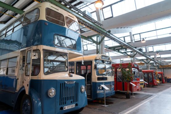 Imagen de archivo de autobuses históricos del Museo EMT Madrid