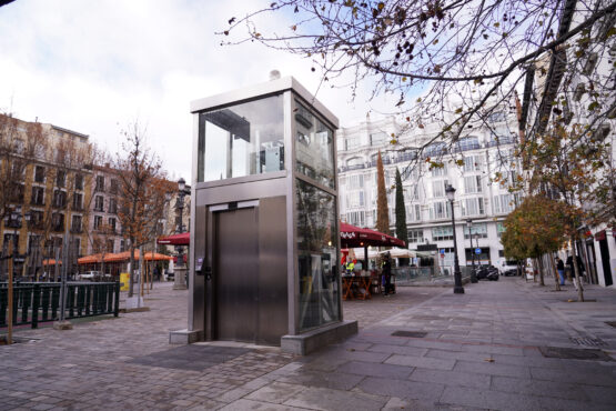 Imagen del exterior del hub de movilidad sostenibel de plaza de Santa Ana