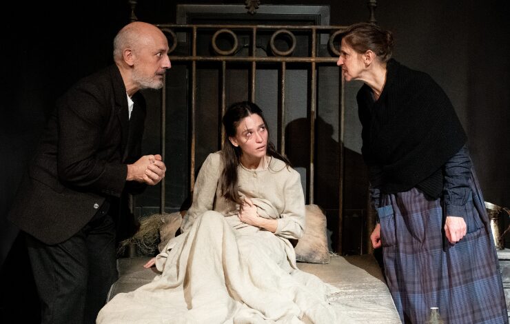 Escena de la obra de teatro 'Noche' que se re presenta en el Teatro Español