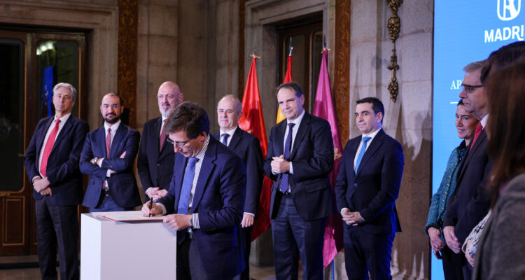 Almeida firma un convenio con 12 universidades para impulsar proyectos de aprendizaje-servicio