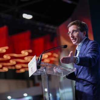 Almeida en la celebración del Día de Madrid en FITUR