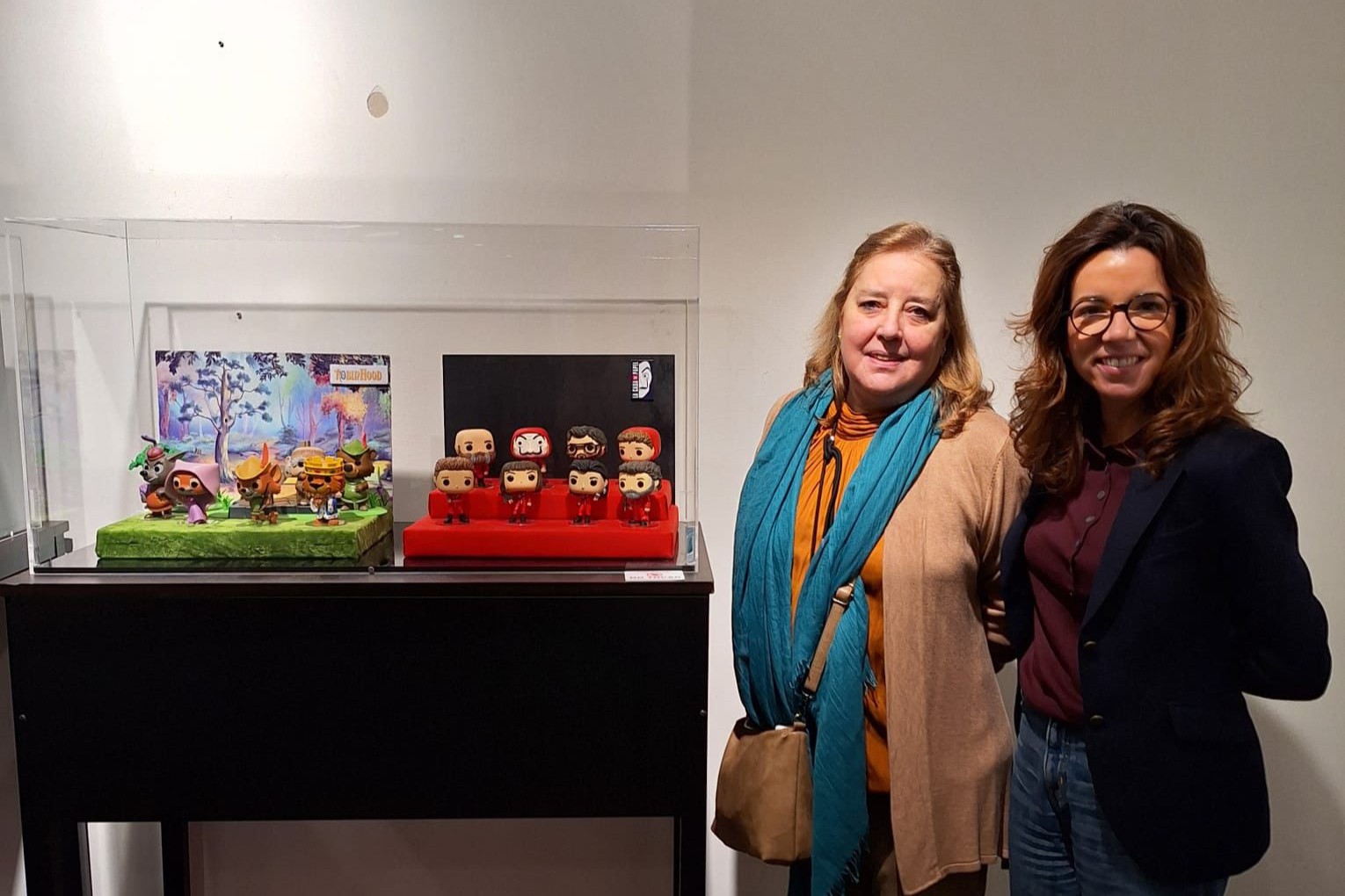 La concejala de Tetuán, Paula Gómez-Angulo, en su visita a la muestra ‘Expo Pop! Cine y TV’, en el Centro Cultural Eduardo Úrculo