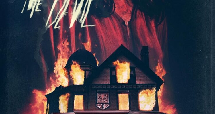 Portada de La casa del diablo con una casa en llamas