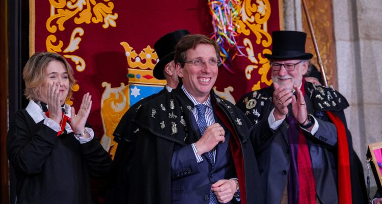 Almeida en momento de la recepción