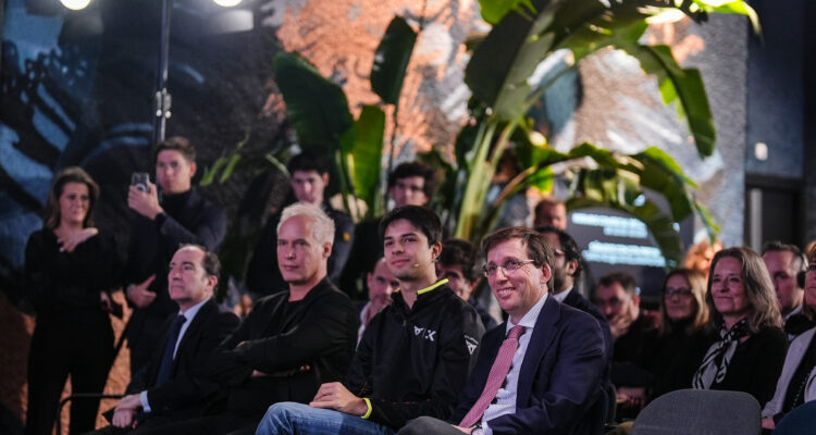 Almeida y Carabante en momento de la presentación