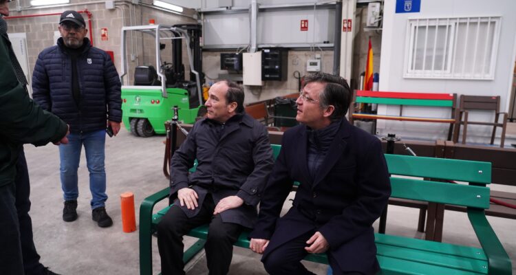 Carabante y Páramo durante su visita al Almacén de Villa