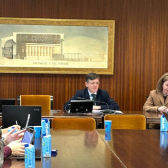 El concejal delegado de Limpieza y Zonas Verdes, José Antonio Martínez Páramo, ha mantenido hoy una reunión con una delegación de diputados y funcionarios de Buenos Aires para compartir con ellos el modelo sostenible de gestión de la limpieza, residuos y zonas verdes de Madrid
