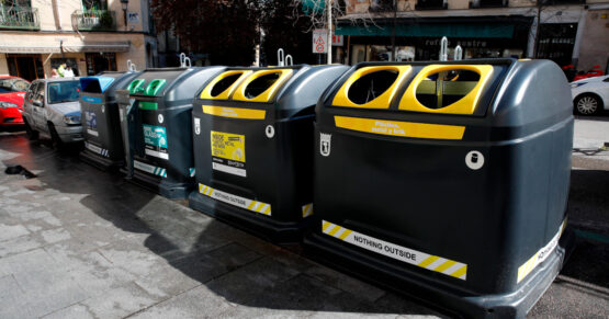 Imagen de archivo de contenedores