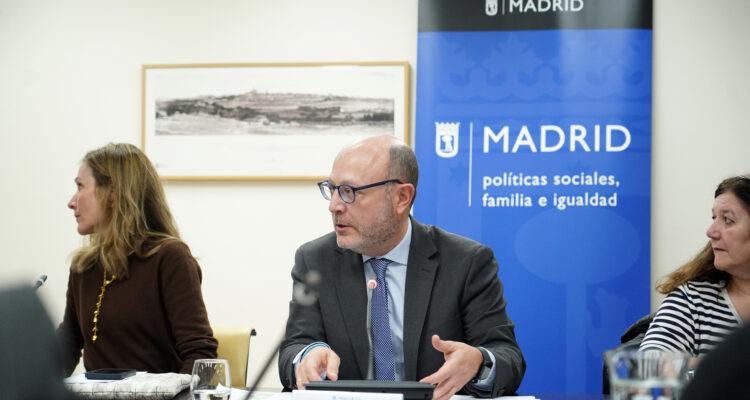 Fernández en momento constitución del Consejo de las Mujeres