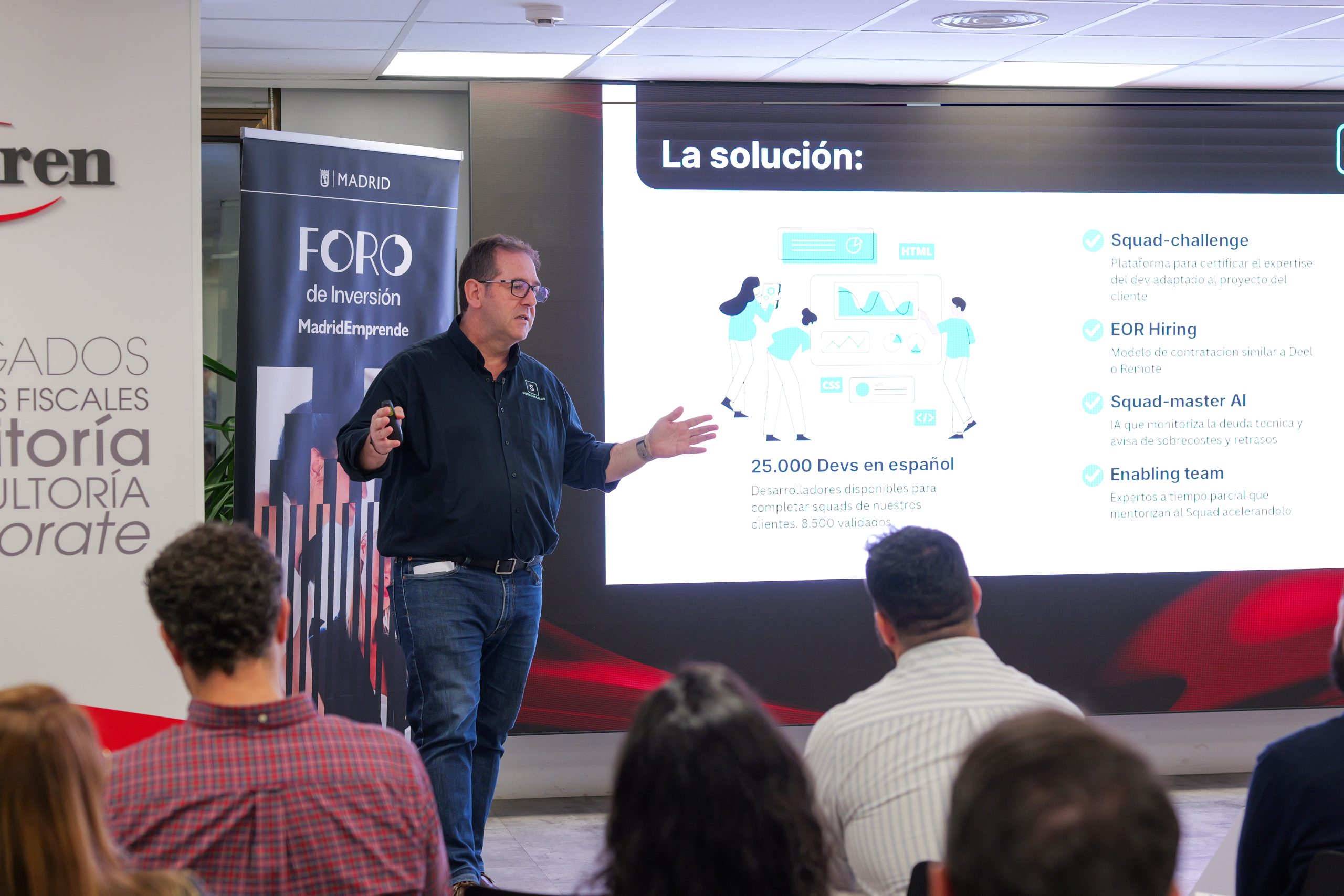 Ponente presentando proyecto en el Foro de Inversión Madrid Emprende