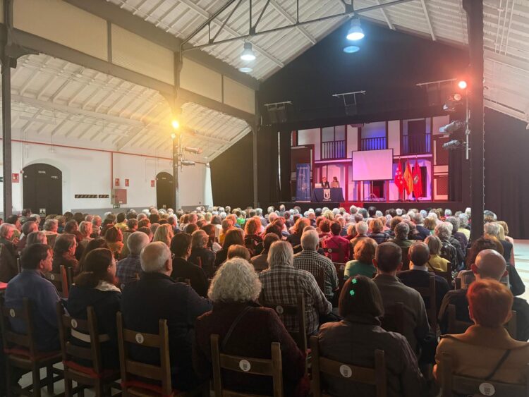 Público asistente al ciclo 'Lunes con la historia en Arganzuela'