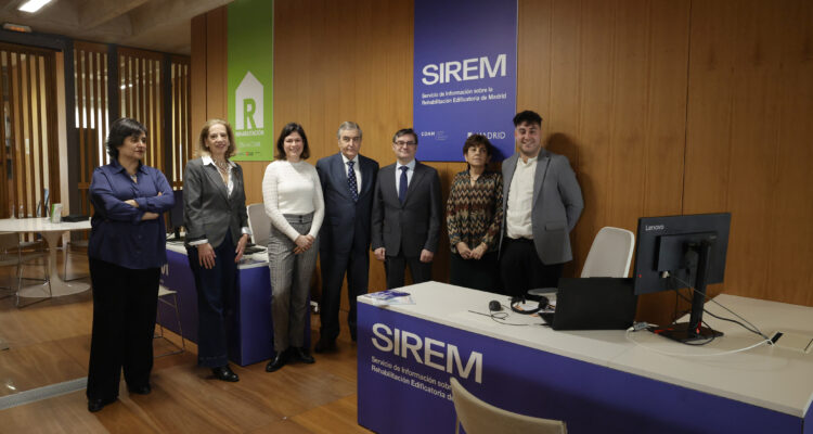 Miembros de la oficina SIREM en el Colegio Oficial de Arquitectos de Madrid