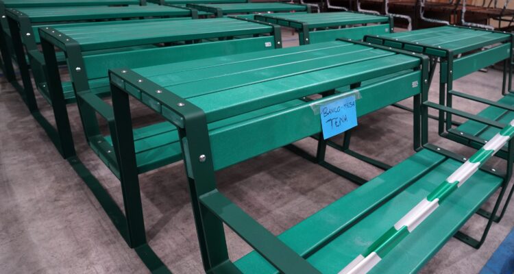 Mobiliario urbano en Almacén de Villa