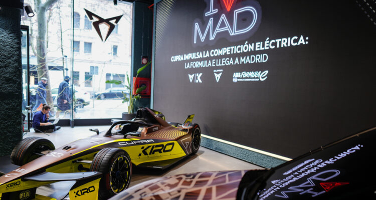 Modelo participante en la competición Fórmula E Cupra